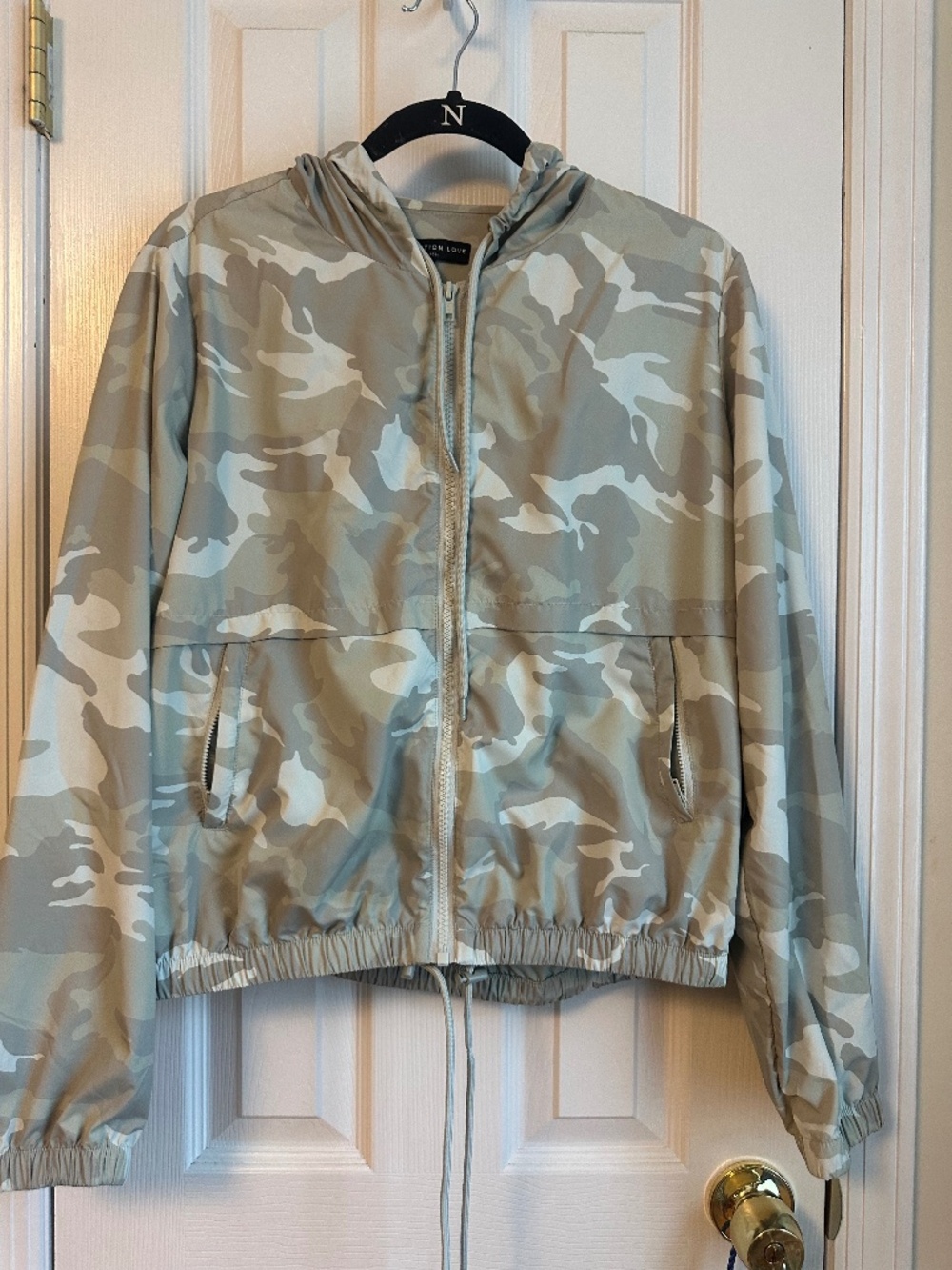 Womens Camoflouge Light Wind Breaker - Size M